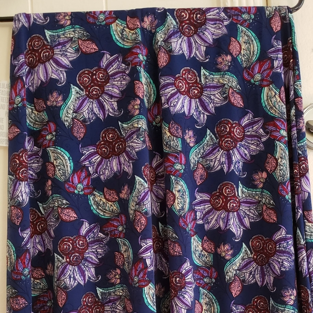 BNWT lularoe Azure skirt- knee length